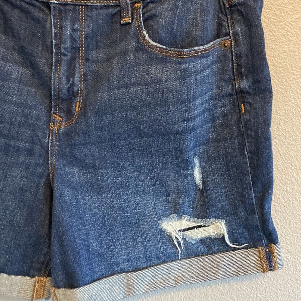 Old Navy- Slim midi dark Wash shorts- Size 8 - Picture 3 of 7